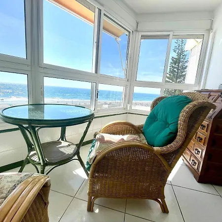 Geysotur Beachfront 75 아파트 토록스