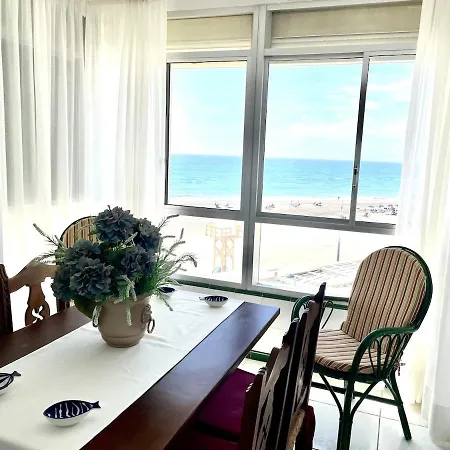 Geysotur Beachfront 75 아파트 *