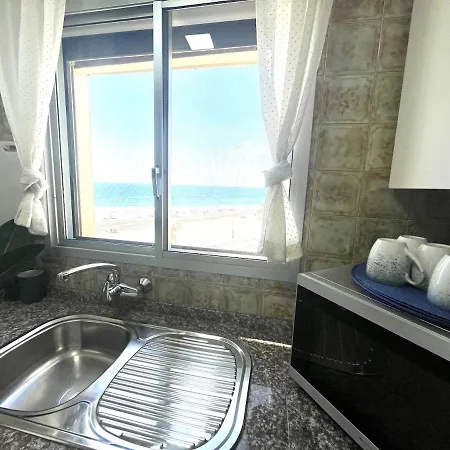 Geysotur Beachfront 75 아파트