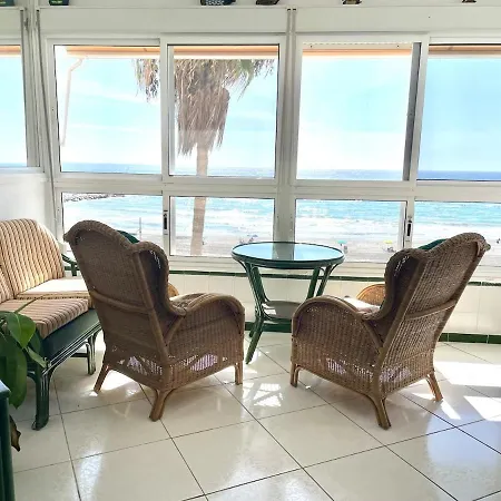 아파트 Geysotur Beachfront 75 토록스