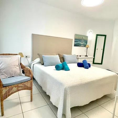 Geysotur Beachfront 75 토록스