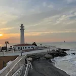 Apartamento Geysotur Beachfront 75 *