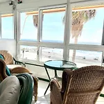 Apartamento Geysotur Beachfront 75 *